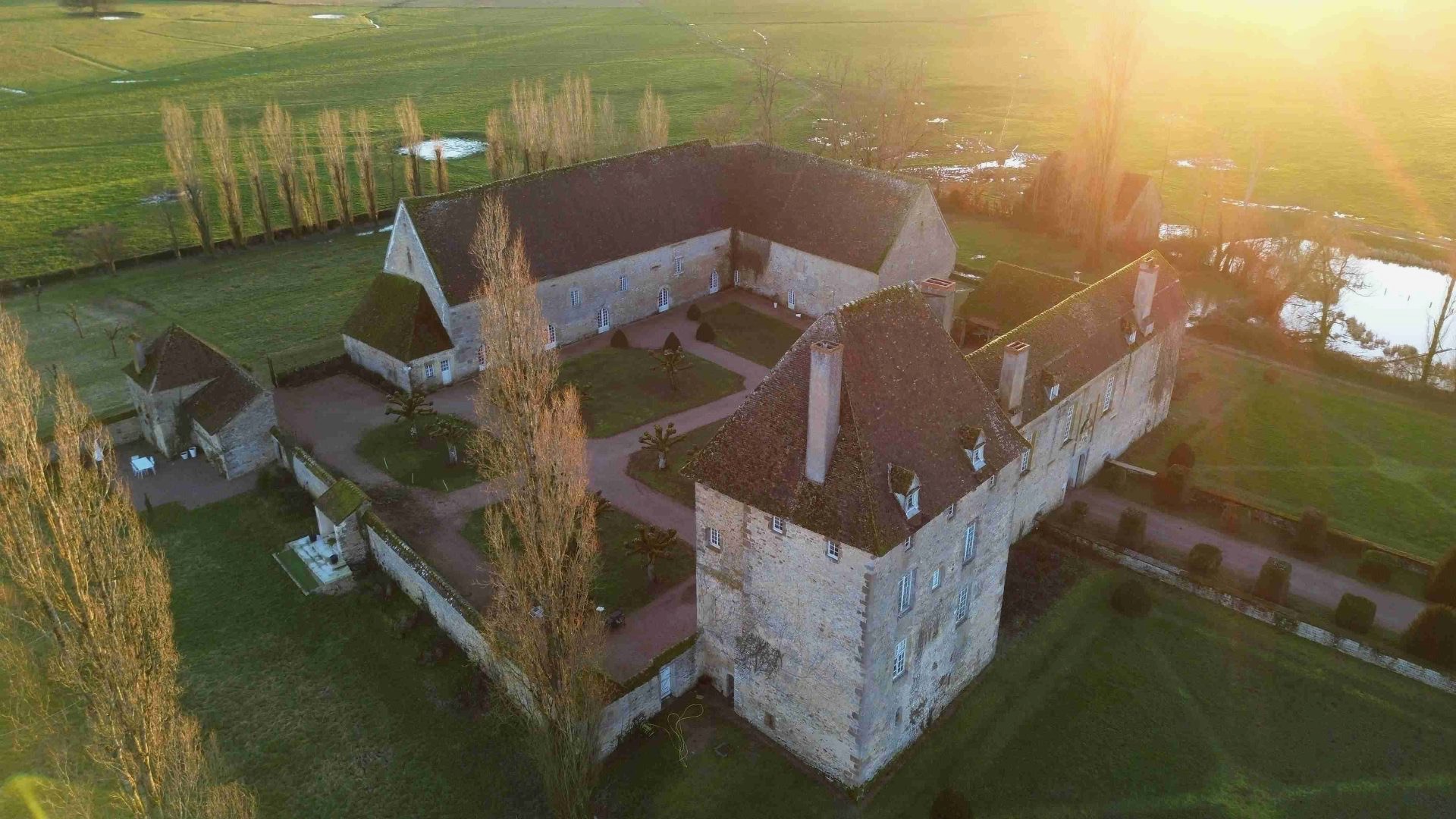 Vue du Château de Vesvres